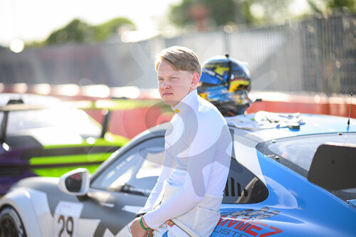 Porsche Mobil 1 Supercup, Imola 2025