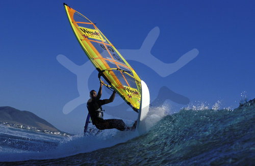 Wassersport : Windsurfen vor der Kueste von Kapstadt, Björn Schrader ( GER )