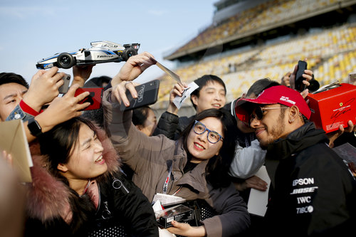 Motorsports: FIA Formula One World Championship 2019, Grand Prix of China