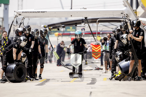 Motorsports: FIA Formula One World Championship 2019, Grand Prix of China