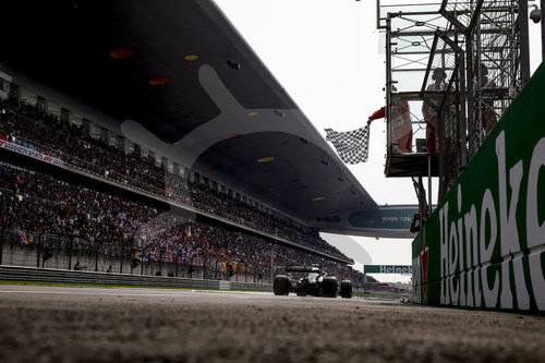 Motorsports: FIA Formula One World Championship 2019, Grand Prix of China