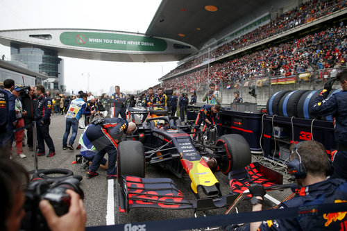 Motorsports: FIA Formula One World Championship 2019, Grand Prix of China